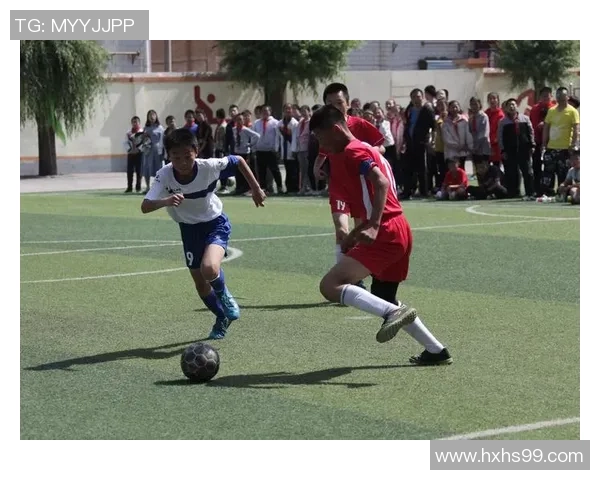 足球喷枪的魅力与技术解析让你领略足球训练的新方式与乐趣 足球喷枪的魅力与技术解析让你领略足球训练的新方式与乐趣